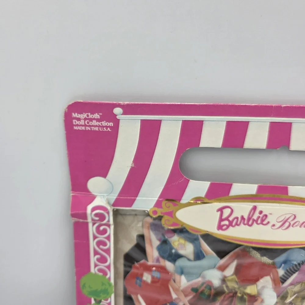 Vintage 1998 Barbie Boutique Fun Fashions MagiCloth Magnetic Dress-up Set‎